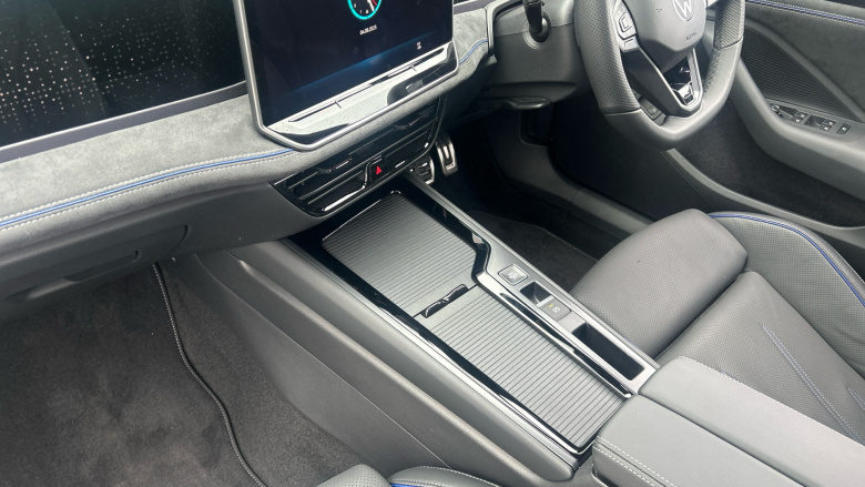 Volkswagen Passat 1.5 TSI eHybrid R-Line 5dr DSG Estate